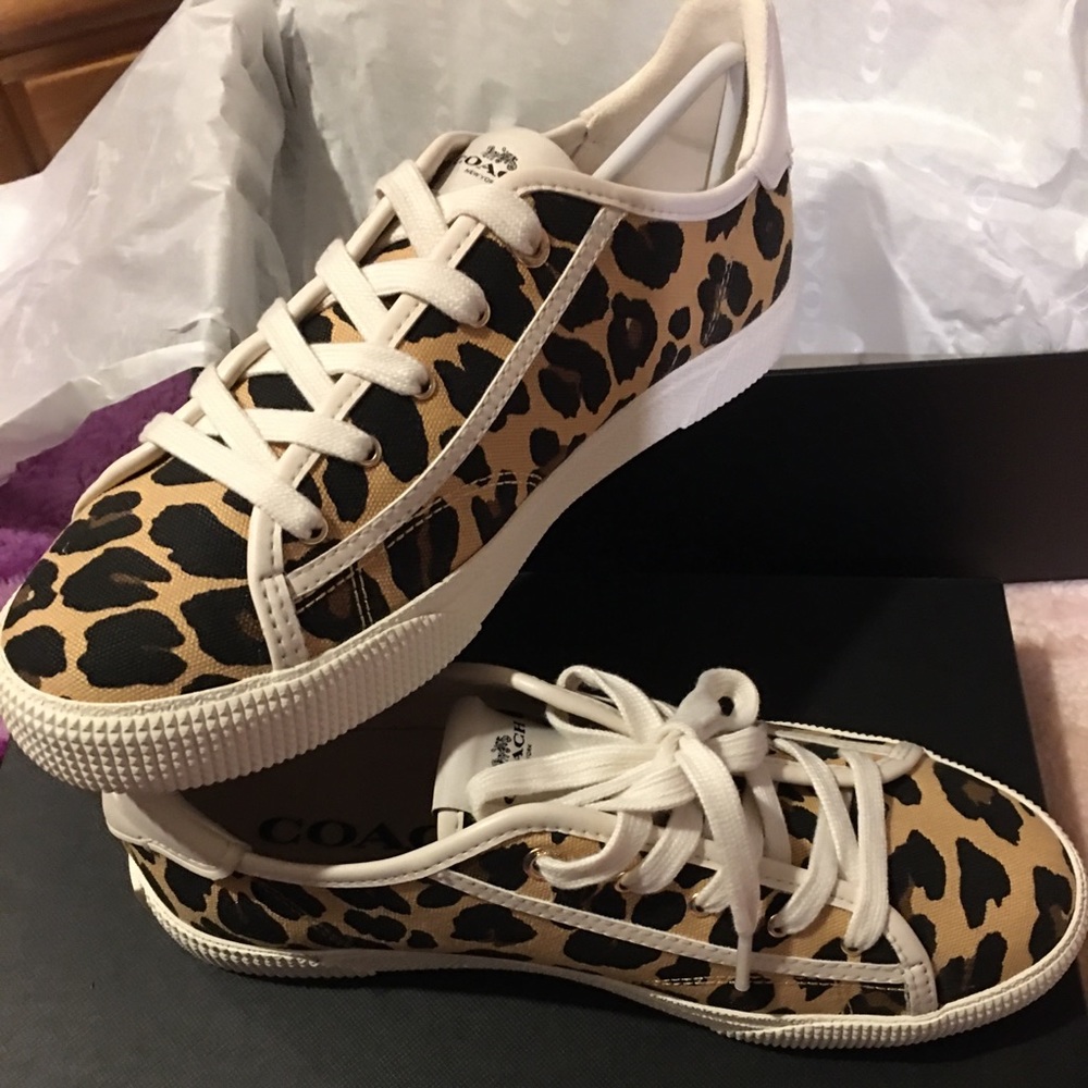 🆕Coach low top leopard print sneaker